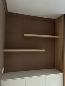 Floating shelves