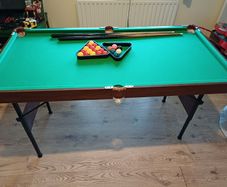 Kids pool table