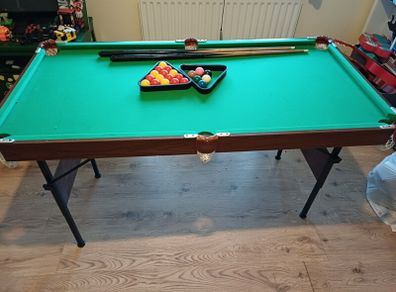 Kids pool table
