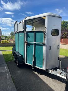 Horse box