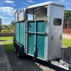 Horse box