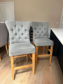 2X Kitchen Stools