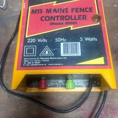 Mains electric fence