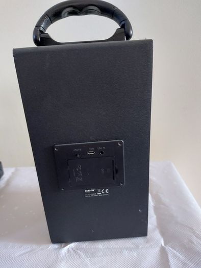 EGW Bluetooth Sound Cube with Carry Handel, working perfect, USB b charging port, excellent condition