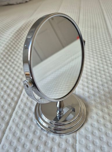 Two-sided Make Up Mirror