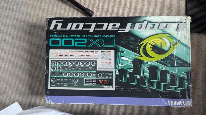 Yamaha DX200 Desktop Groovebox Synthesizer