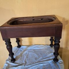Old bady bath with no bath