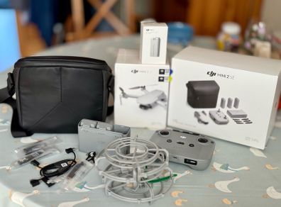 DJI Mini 2 SE drone bundle. (Fly more combo)
