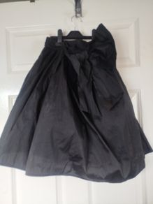 black skirt