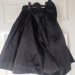 black skirt