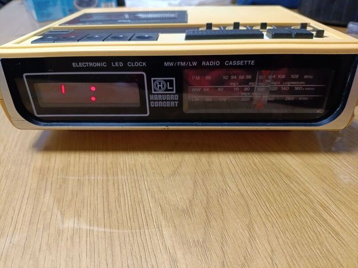 Harvard Concert - MW/FM/LW Radio Cassette - Electronic LED Clock