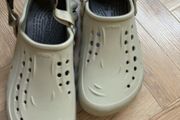 mens crocs