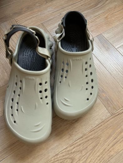 mens crocs
