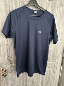 Bnwot Mens Top - M