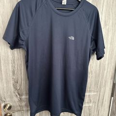 Bnwot Mens Top - M