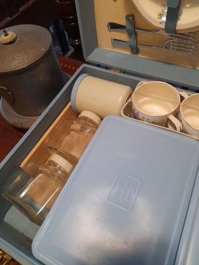 Mid Century Picnic Set