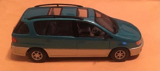 Vitesse 1/43 Toyota Ipsum Picnic