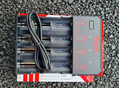 Battery charger also charges18650 batteries.