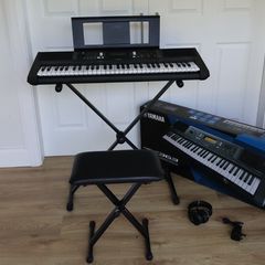 Yamaha keyboard Bundle (Keyboard+stand+stool+headphones)