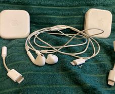 Apple EarPods with Jack / USB-C / Lightning