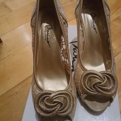 Pale Gold Heels