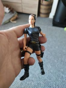 TOMB RAIDER - Lara Croft Tomb Raider Movie Figure Playmates