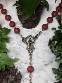 Vintage Catholic/ Saint Mary religious rosary burgundy beads