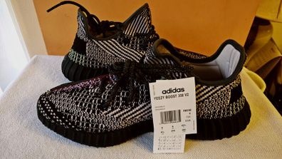 Authentic Brand New Yeezy 350 Yecheil UK9