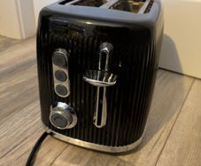 Breville 2 slice toaster black