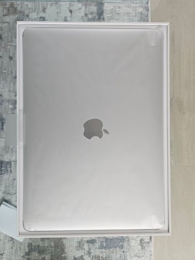 Apple Macbook Pro  2017 Excellent Condition. Intel i5-6267U 2.9GHz 8GB RAM
