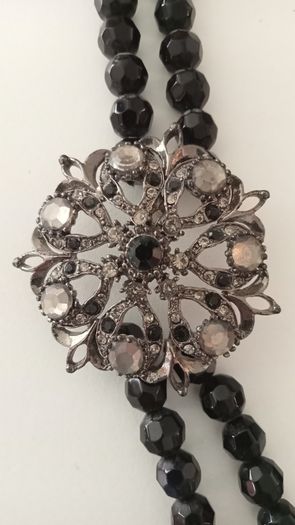 Black-Beaded Necklace with Broach Detail