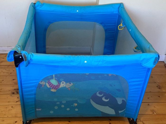 Chicco Travel Cot with Mattress & Carry Bag | Compact & Portable
