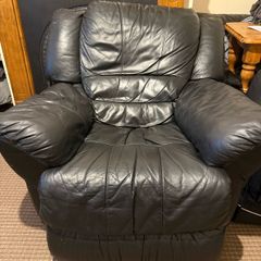 Electric Recliner (Broken)