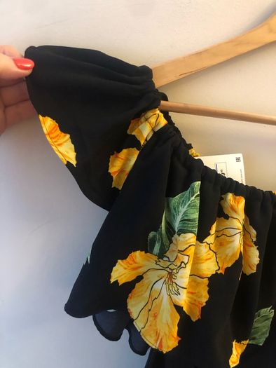 NEW Zara blouse (medium)