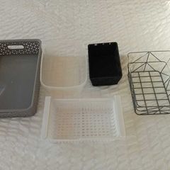 Collection of storage containers / baskets