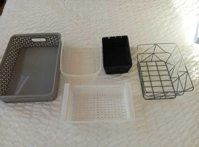 Collection of storage containers / baskets