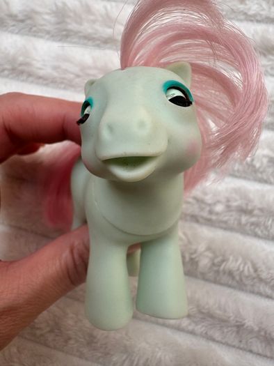 My Little Pony Baby Cuddles G1 1986 Beddy Bye Eye MLP Dirty approx. 7.5 cm. Used sometimes left eye opens only to the middle Please see photos