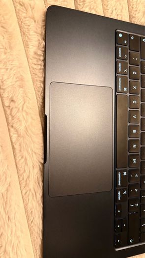 macbook air m2 (2022) excellent condition