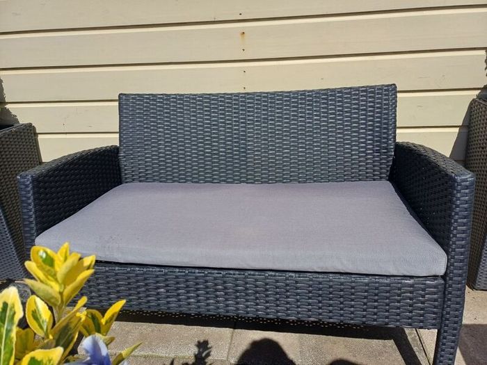 Garden Rattan set. 2 Seater Sofa, 2 Armchairs, 2 Planters, Coffee Table.table