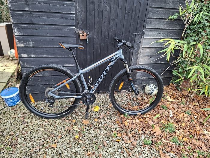 Hardtail Mountain bike