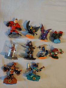 Figures / Toys  Skylanders