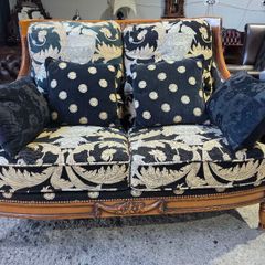 beautiful 2 seater