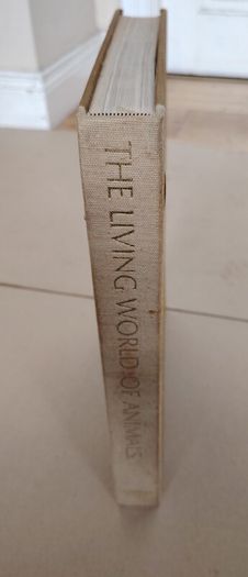 Vintage 1970 The Living World of Animals 1st Ed  Rare Gerald Durrell  Celeb Insert Included