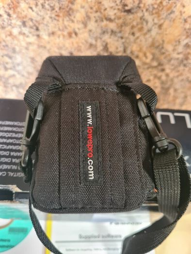 PANASONIC LUMIX FX35 digital camera 10.1MP megapixels boxed with battery charger memory card and case