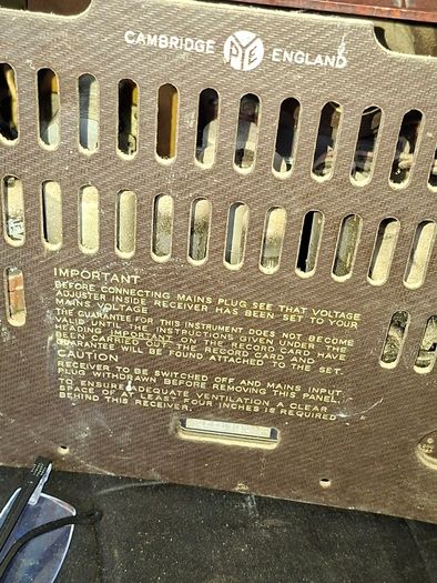 1940s Bakelite Pye Radio from Cambridge, England, Powered on no sound just static, maybe need aerial, Postage Available or collection,