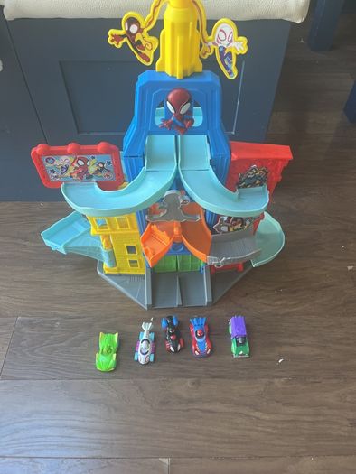 Spidey Car Track / Tower with 5 cars