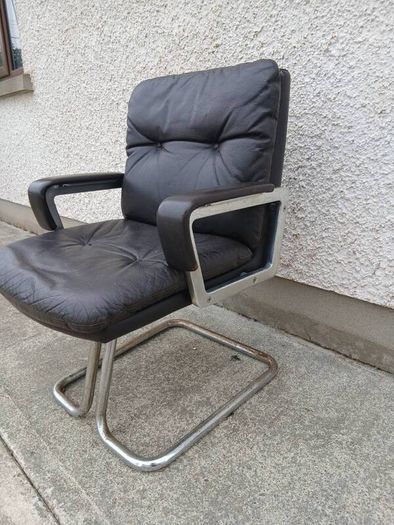 Scandanavian Cantaliver Office Chair