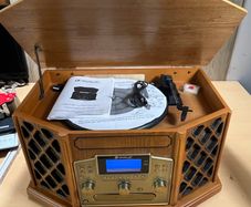 Neostar Deluxe Nostalgic Music Centre Wooden Box Vinyl Cd Cassette Radio