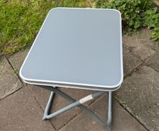 2in1 folding stool and table
