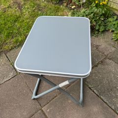 2in1 folding stool and table